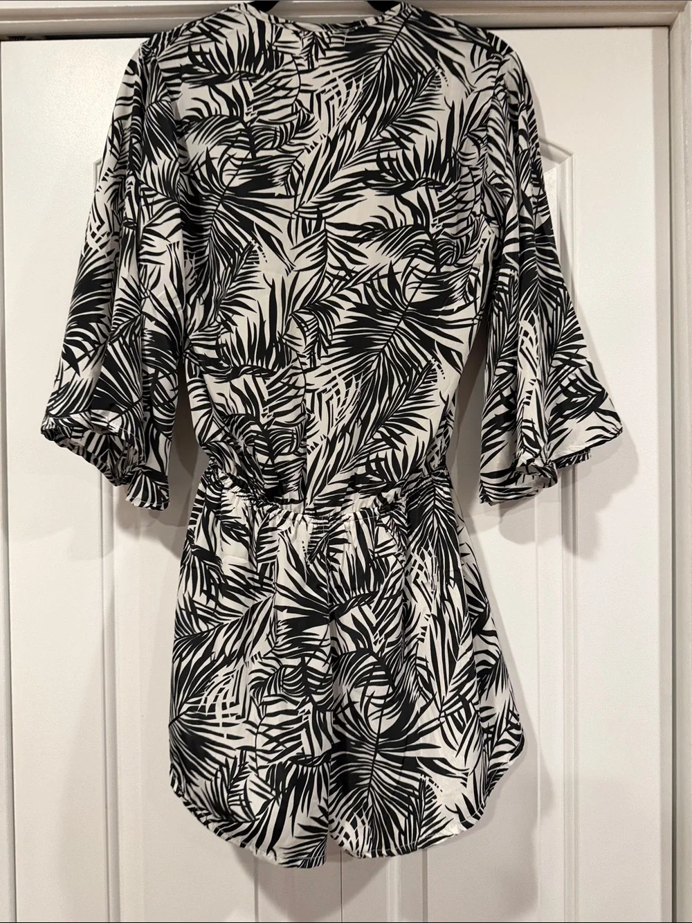 Elan Black and White Palm-Print Mini Shorts Romper small nwt